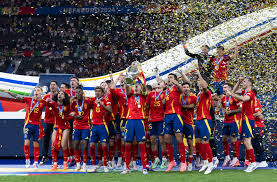 足球英超争冠形势复杂，六队仍有希望